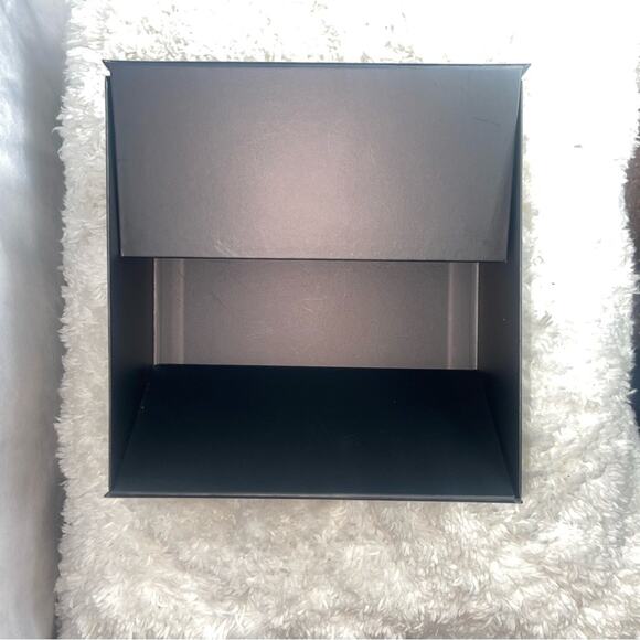 Chanel Gift Box - Picture 7 of 14